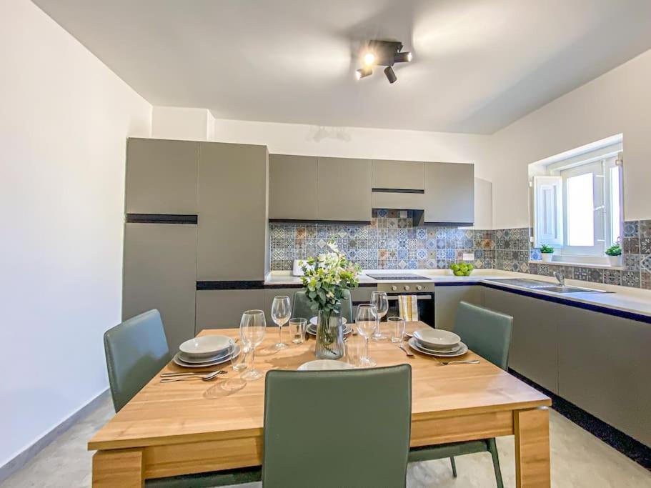 Designer Duplex Penthouse In Floriana公寓 外观 照片