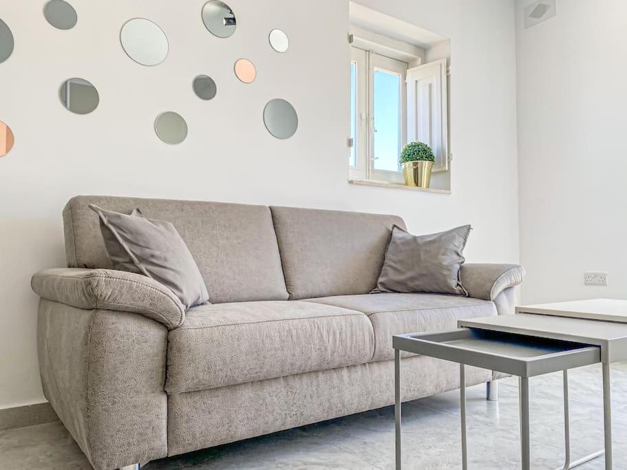 Designer Duplex Penthouse In Floriana公寓 外观 照片